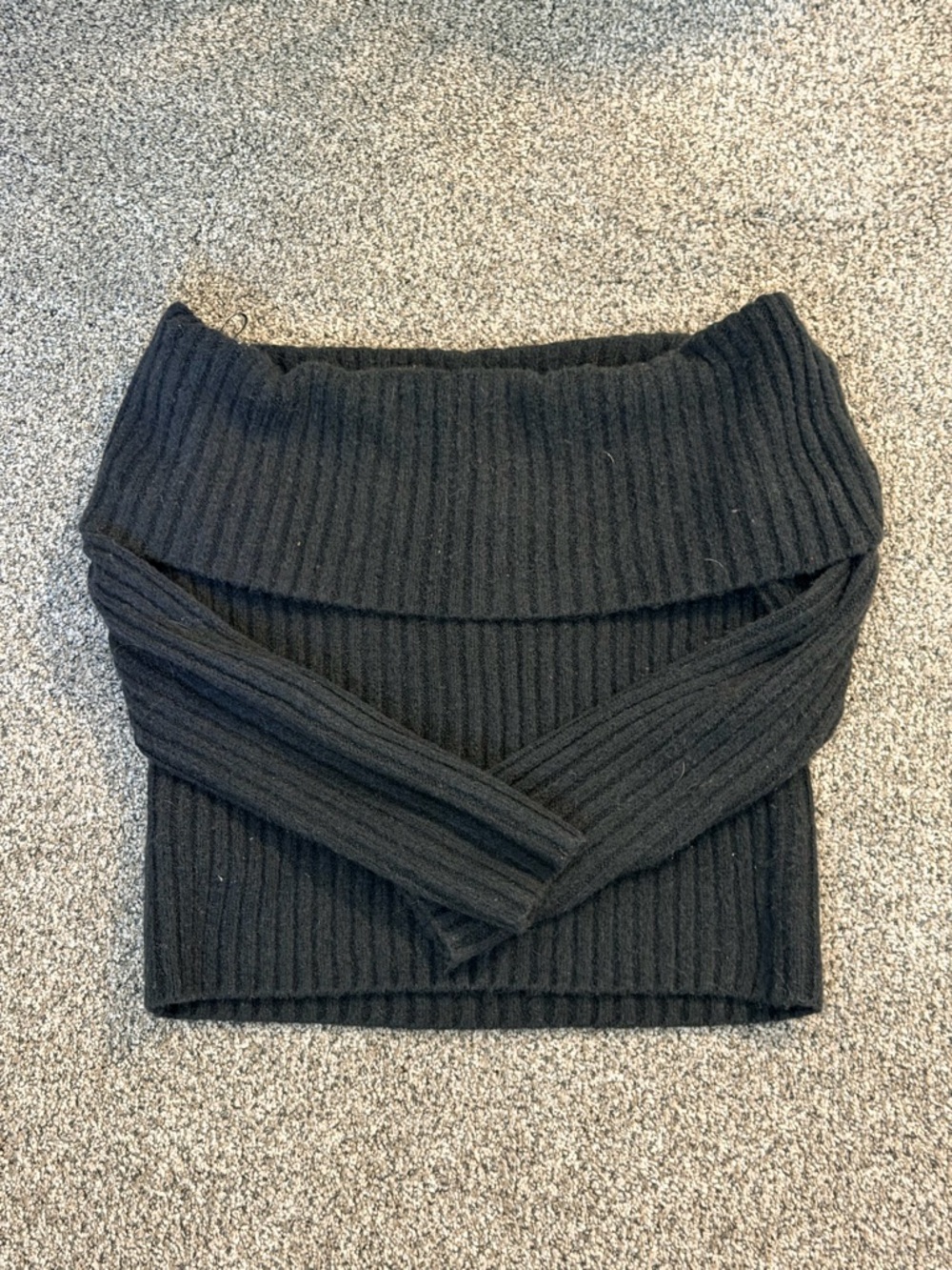 Abercrombie & Fitch Black Off-the-Shoulder Ribbed Sweater